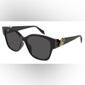 Alexander MCQueen sunnies skull
